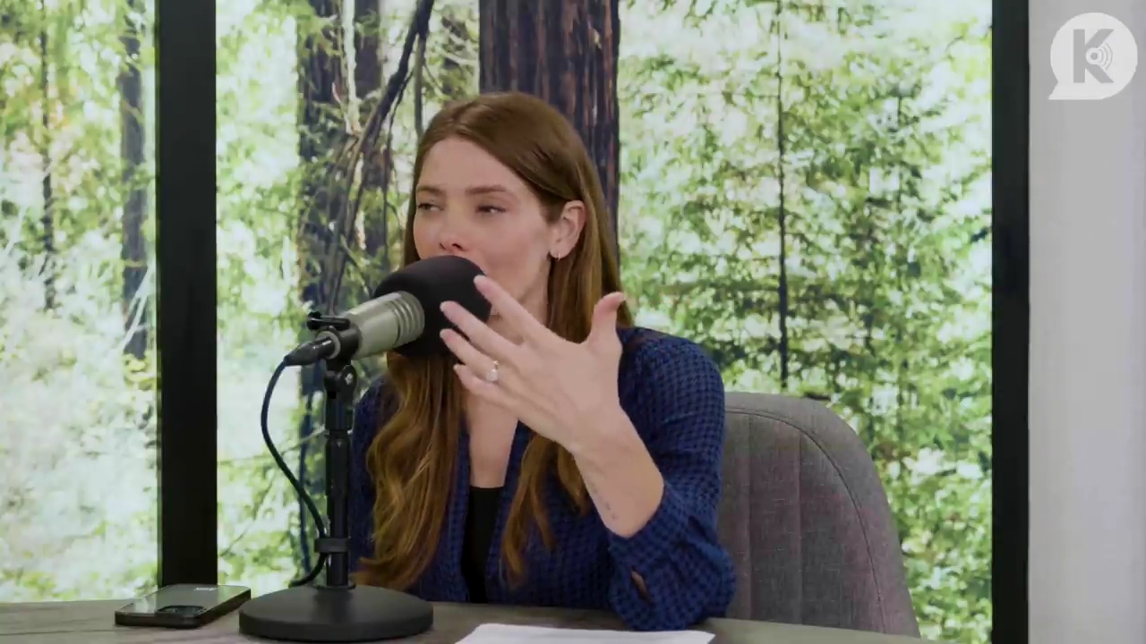 Ashley-Greene-dot-nl_TheTwilightEffectPostcast-Aflevering9NewMoonRewatchPart3of3-1375.jpg Ashley-Greene-dot-nl_TheTwilightEffectPostcast-Aflevering9NewMoonRewatchPart3of3-1375.jpg