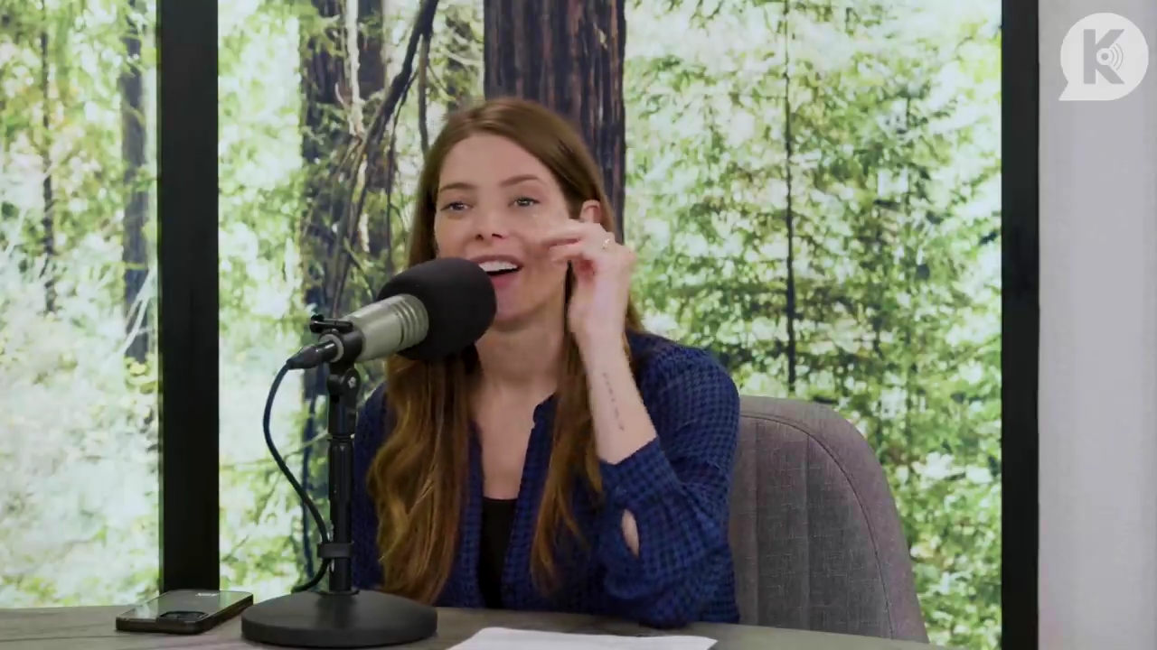 Ashley-Greene-dot-nl_TheTwilightEffectPostcast-Aflevering9NewMoonRewatchPart3of3-1408.jpg Ashley-Greene-dot-nl_TheTwilightEffectPostcast-Aflevering9NewMoonRewatchPart3of3-1408.jpg