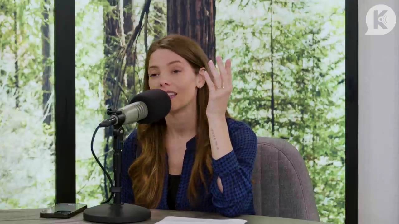 Ashley-Greene-dot-nl_TheTwilightEffectPostcast-Aflevering9NewMoonRewatchPart3of3-1420.jpg Ashley-Greene-dot-nl_TheTwilightEffectPostcast-Aflevering9NewMoonRewatchPart3of3-1420.jpg