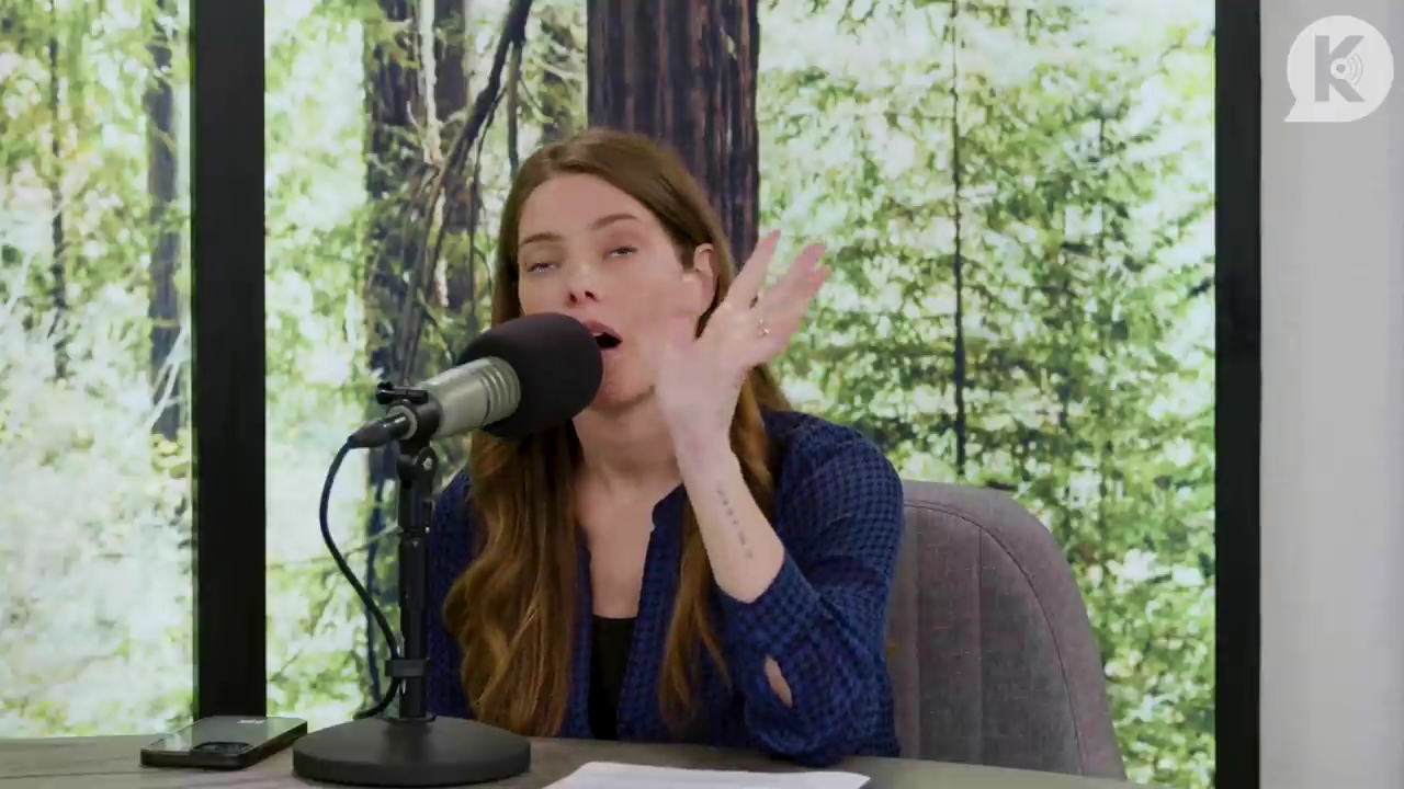 Ashley-Greene-dot-nl_TheTwilightEffectPostcast-Aflevering9NewMoonRewatchPart3of3-1428.jpg Ashley-Greene-dot-nl_TheTwilightEffectPostcast-Aflevering9NewMoonRewatchPart3of3-1428.jpg