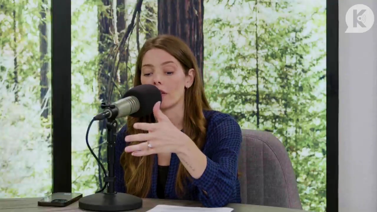 Ashley-Greene-dot-nl_TheTwilightEffectPostcast-Aflevering9NewMoonRewatchPart3of3-1431.jpg Ashley-Greene-dot-nl_TheTwilightEffectPostcast-Aflevering9NewMoonRewatchPart3of3-1431.jpg