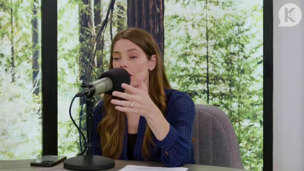 Ashley-Greene-dot-nl_TheTwilightEffectPostcast-Aflevering9NewMoonRewatchPart3of3-1432.jpg Ashley-Greene-dot-nl_TheTwilightEffectPostcast-Aflevering9NewMoonRewatchPart3of3-1432.jpg