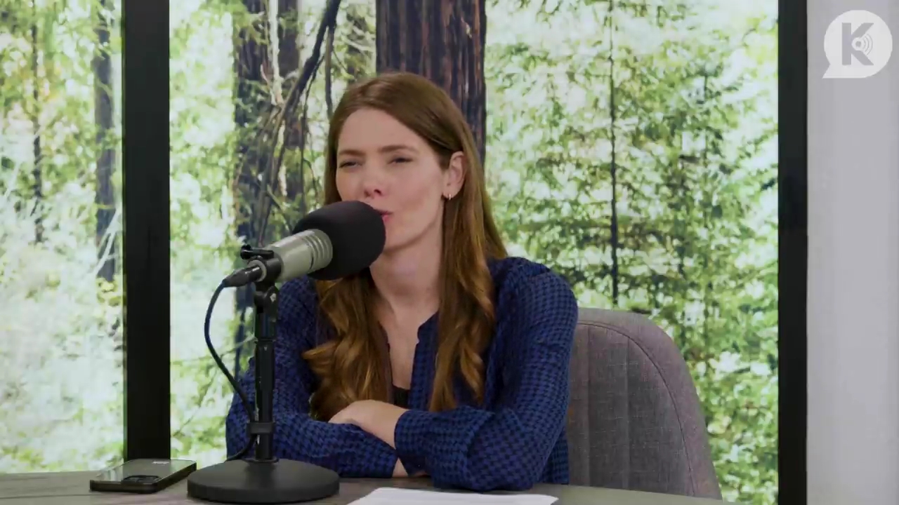 Ashley-Greene-dot-nl_TheTwilightEffectPostcast-Aflevering9NewMoonRewatchPart3of3-1459.jpg Ashley-Greene-dot-nl_TheTwilightEffectPostcast-Aflevering9NewMoonRewatchPart3of3-1459.jpg