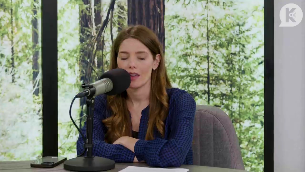 Ashley-Greene-dot-nl_TheTwilightEffectPostcast-Aflevering9NewMoonRewatchPart3of3-1461.jpg Ashley-Greene-dot-nl_TheTwilightEffectPostcast-Aflevering9NewMoonRewatchPart3of3-1461.jpg