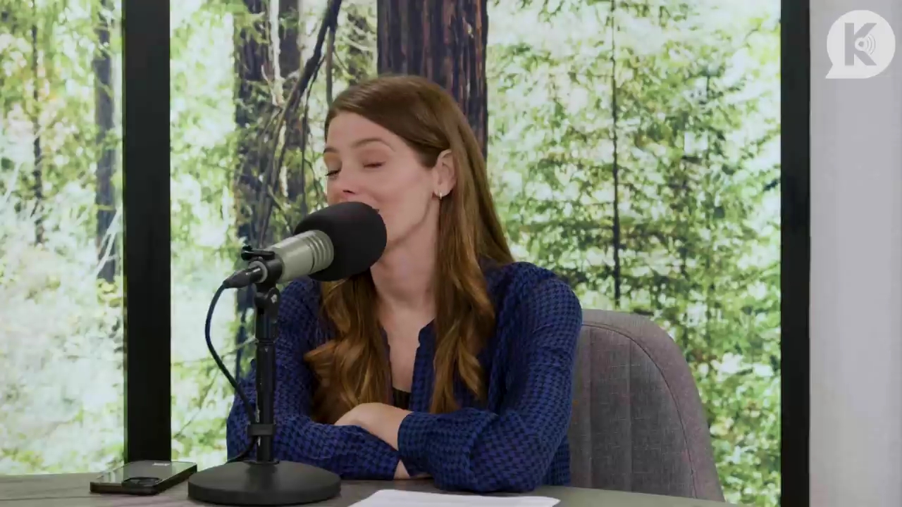 Ashley-Greene-dot-nl_TheTwilightEffectPostcast-Aflevering9NewMoonRewatchPart3of3-1467.jpg Ashley-Greene-dot-nl_TheTwilightEffectPostcast-Aflevering9NewMoonRewatchPart3of3-1467.jpg