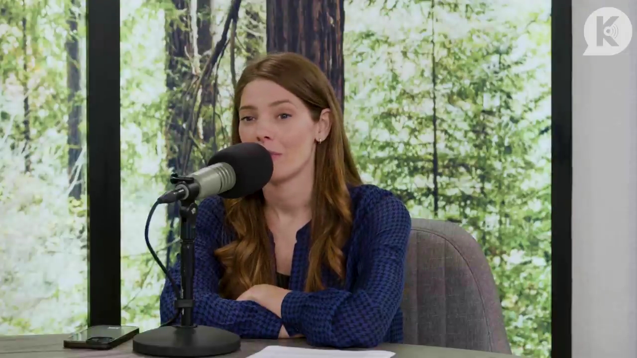 Ashley-Greene-dot-nl_TheTwilightEffectPostcast-Aflevering9NewMoonRewatchPart3of3-1469.jpg Ashley-Greene-dot-nl_TheTwilightEffectPostcast-Aflevering9NewMoonRewatchPart3of3-1469.jpg