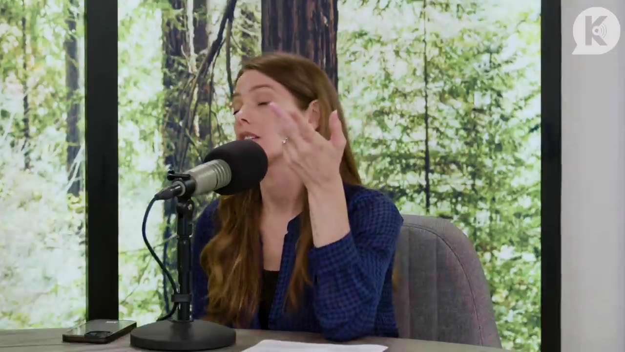 Ashley-Greene-dot-nl_TheTwilightEffectPostcast-Aflevering9NewMoonRewatchPart3of3-1472.jpg Ashley-Greene-dot-nl_TheTwilightEffectPostcast-Aflevering9NewMoonRewatchPart3of3-1472.jpg