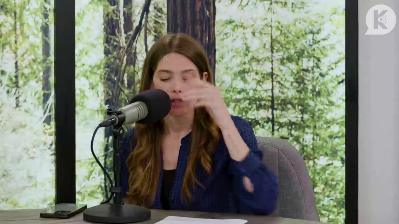 Ashley-Greene-dot-nl_TheTwilightEffectPostcast-Aflevering9NewMoonRewatchPart3of3-1478.jpg Ashley-Greene-dot-nl_TheTwilightEffectPostcast-Aflevering9NewMoonRewatchPart3of3-1478.jpg