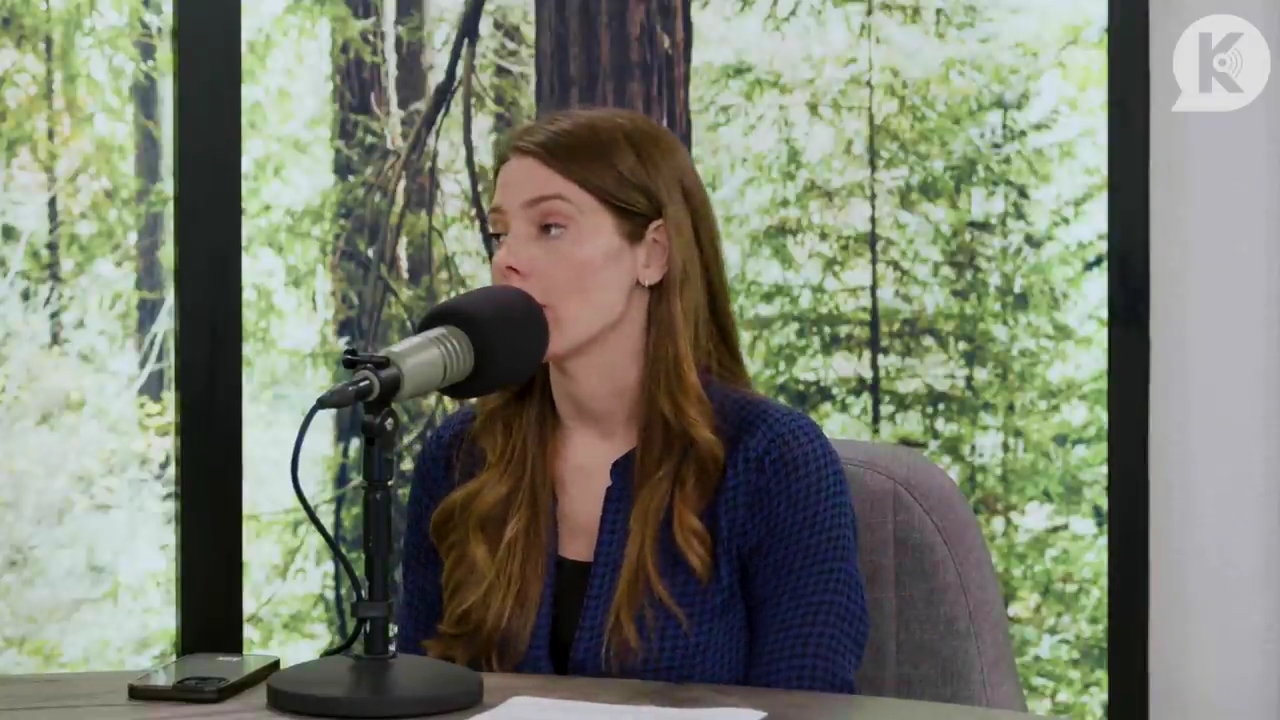 Ashley-Greene-dot-nl_TheTwilightEffectPostcast-Aflevering9NewMoonRewatchPart3of3-1483.jpg Ashley-Greene-dot-nl_TheTwilightEffectPostcast-Aflevering9NewMoonRewatchPart3of3-1483.jpg