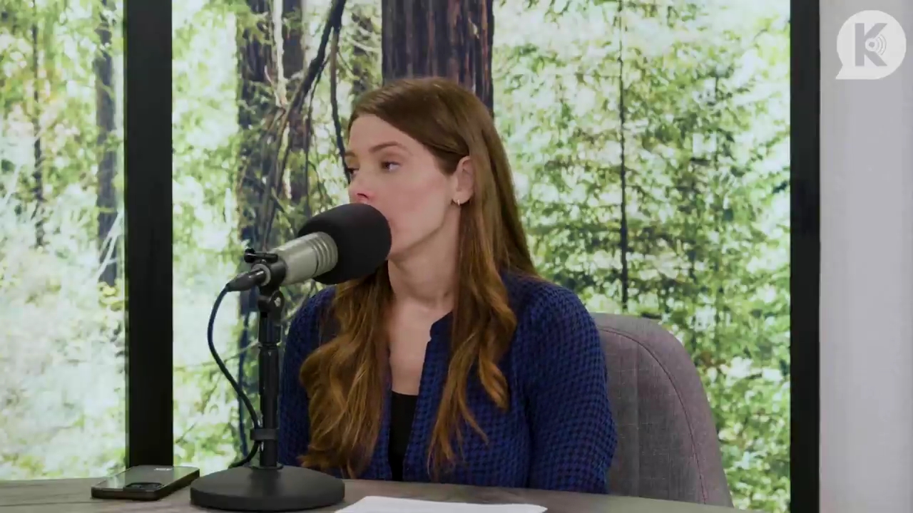 Ashley-Greene-dot-nl_TheTwilightEffectPostcast-Aflevering9NewMoonRewatchPart3of3-1485.jpg Ashley-Greene-dot-nl_TheTwilightEffectPostcast-Aflevering9NewMoonRewatchPart3of3-1485.jpg