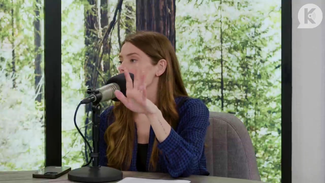 Ashley-Greene-dot-nl_TheTwilightEffectPostcast-Aflevering9NewMoonRewatchPart3of3-1529.jpg Ashley-Greene-dot-nl_TheTwilightEffectPostcast-Aflevering9NewMoonRewatchPart3of3-1529.jpg