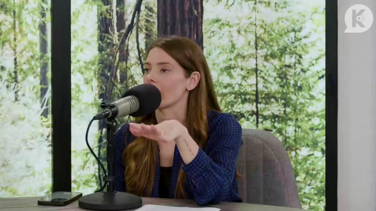 Ashley-Greene-dot-nl_TheTwilightEffectPostcast-Aflevering9NewMoonRewatchPart3of3-1531.jpg Ashley-Greene-dot-nl_TheTwilightEffectPostcast-Aflevering9NewMoonRewatchPart3of3-1531.jpg