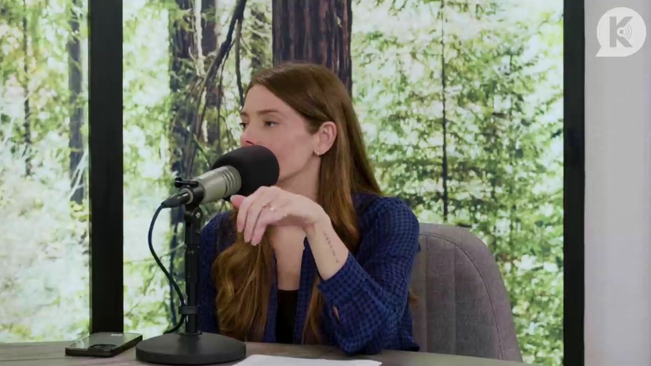 Ashley-Greene-dot-nl_TheTwilightEffectPostcast-Aflevering9NewMoonRewatchPart3of3-1532.jpg Ashley-Greene-dot-nl_TheTwilightEffectPostcast-Aflevering9NewMoonRewatchPart3of3-1532.jpg