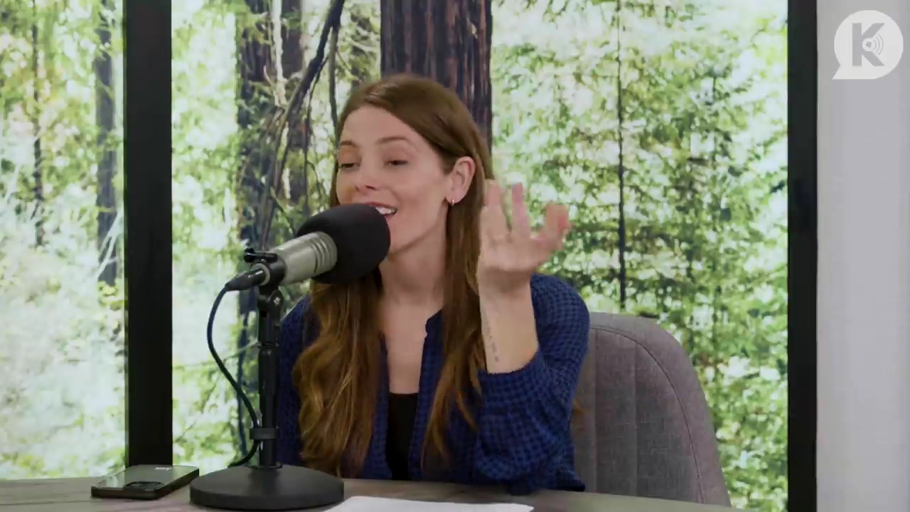 Ashley-Greene-dot-nl_TheTwilightEffectPostcast-Aflevering9NewMoonRewatchPart3of3-1533.jpg Ashley-Greene-dot-nl_TheTwilightEffectPostcast-Aflevering9NewMoonRewatchPart3of3-1533.jpg