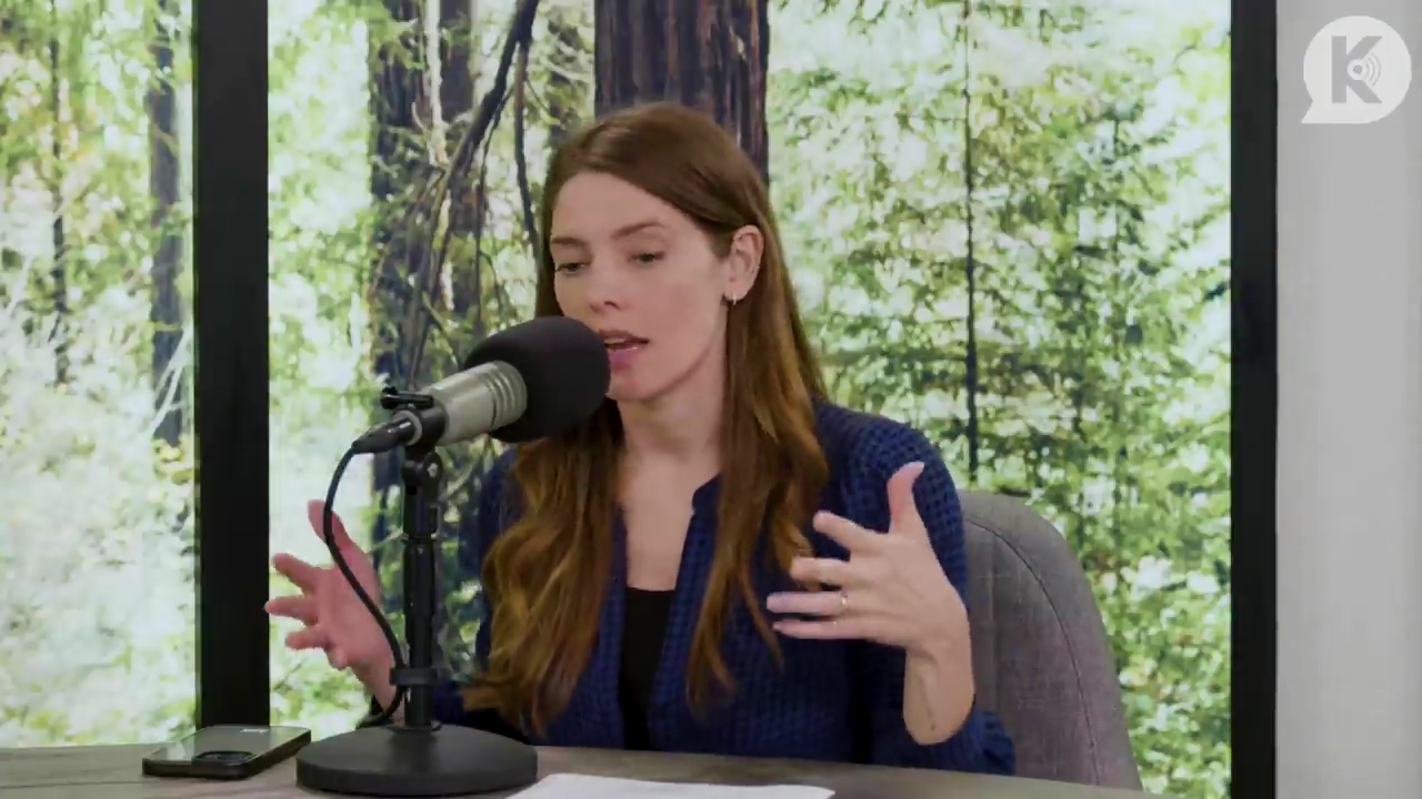 Ashley-Greene-dot-nl_TheTwilightEffectPostcast-Aflevering9NewMoonRewatchPart3of3-1561.jpg Ashley-Greene-dot-nl_TheTwilightEffectPostcast-Aflevering9NewMoonRewatchPart3of3-1561.jpg