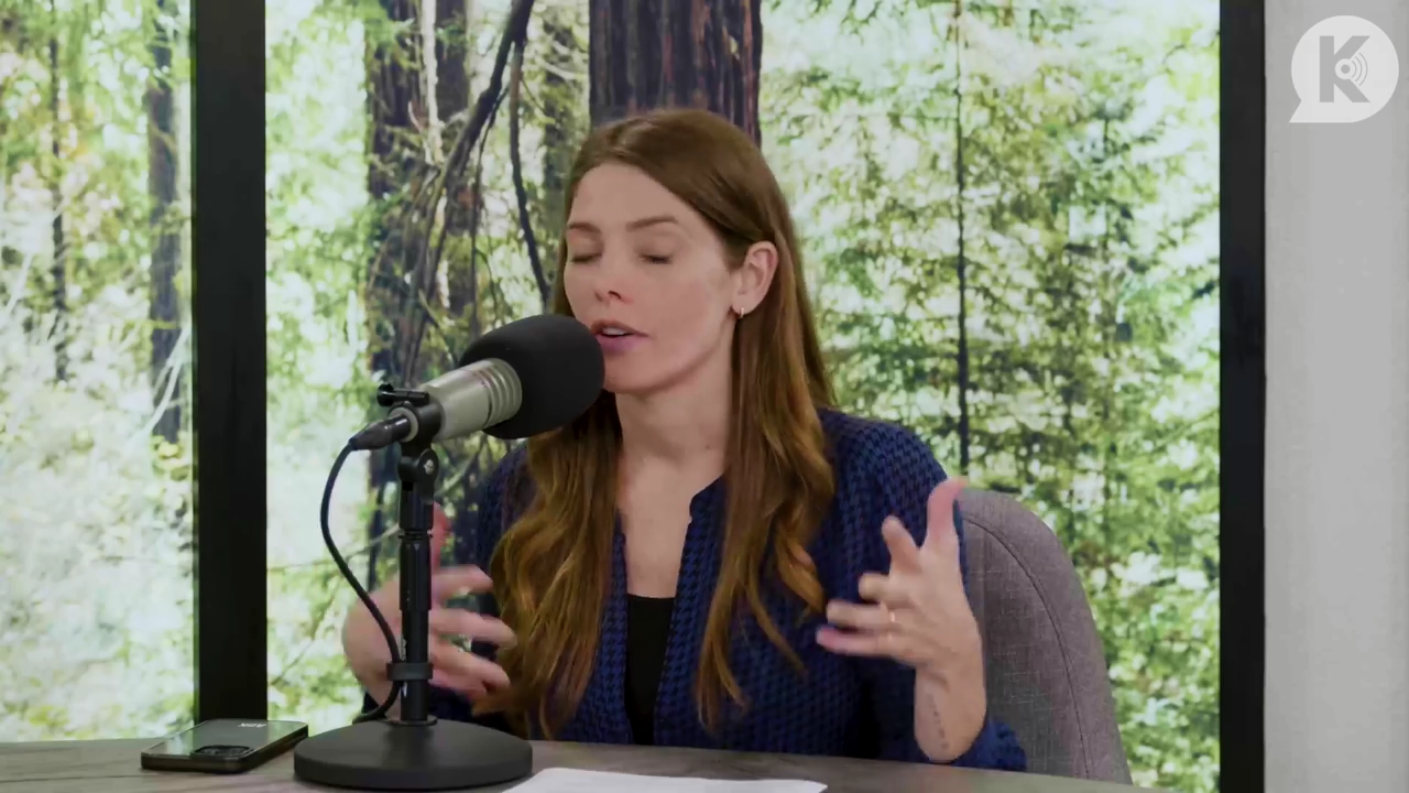 Ashley-Greene-dot-nl_TheTwilightEffectPostcast-Aflevering9NewMoonRewatchPart3of3-1562.jpg Ashley-Greene-dot-nl_TheTwilightEffectPostcast-Aflevering9NewMoonRewatchPart3of3-1562.jpg