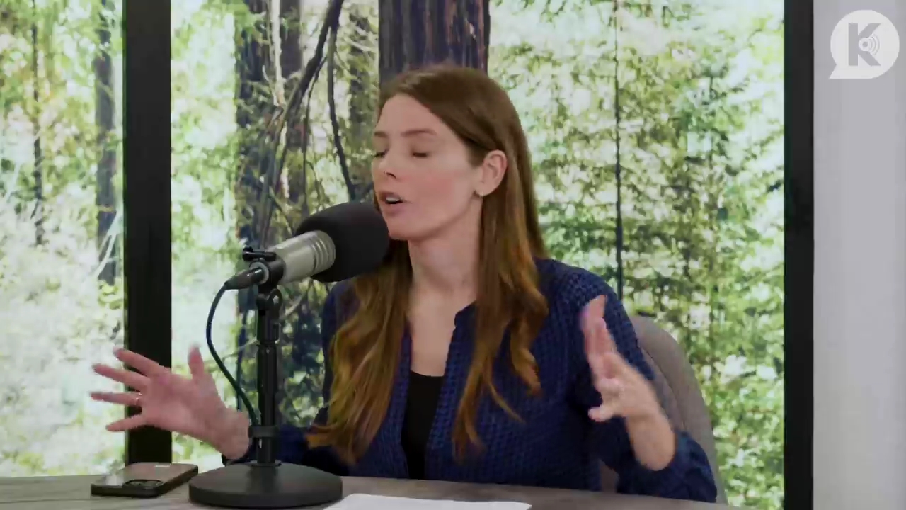 Ashley-Greene-dot-nl_TheTwilightEffectPostcast-Aflevering9NewMoonRewatchPart3of3-1565.jpg Ashley-Greene-dot-nl_TheTwilightEffectPostcast-Aflevering9NewMoonRewatchPart3of3-1565.jpg