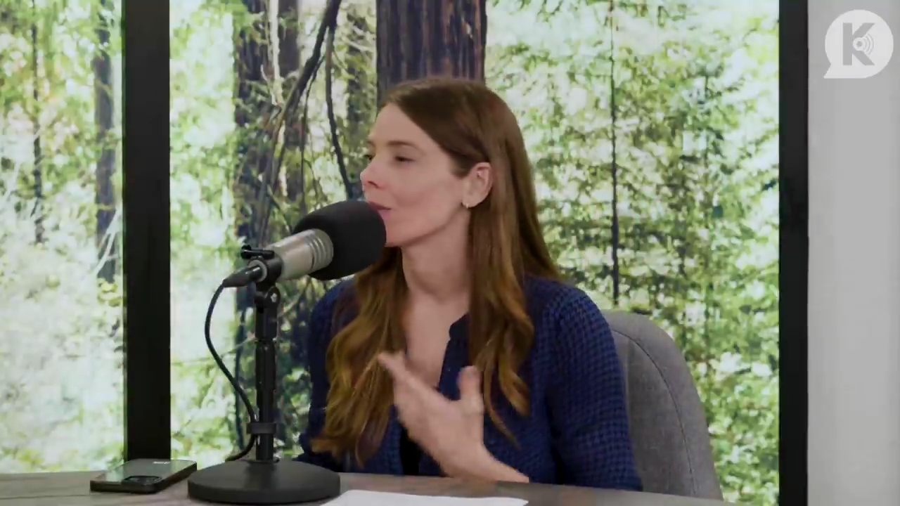 Ashley-Greene-dot-nl_TheTwilightEffectPostcast-Aflevering9NewMoonRewatchPart3of3-1569.jpg Ashley-Greene-dot-nl_TheTwilightEffectPostcast-Aflevering9NewMoonRewatchPart3of3-1569.jpg