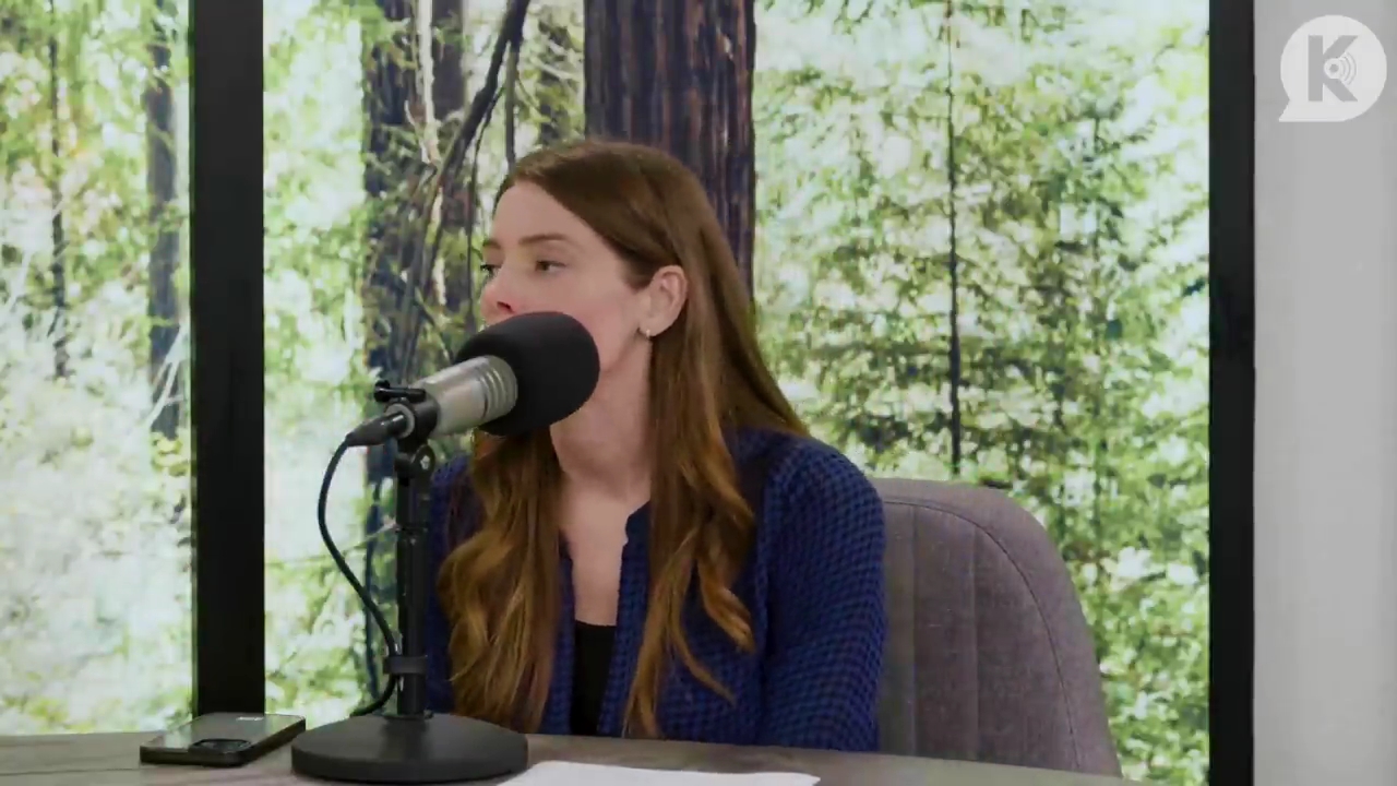 Ashley-Greene-dot-nl_TheTwilightEffectPostcast-Aflevering9NewMoonRewatchPart3of3-1570.jpg Ashley-Greene-dot-nl_TheTwilightEffectPostcast-Aflevering9NewMoonRewatchPart3of3-1570.jpg