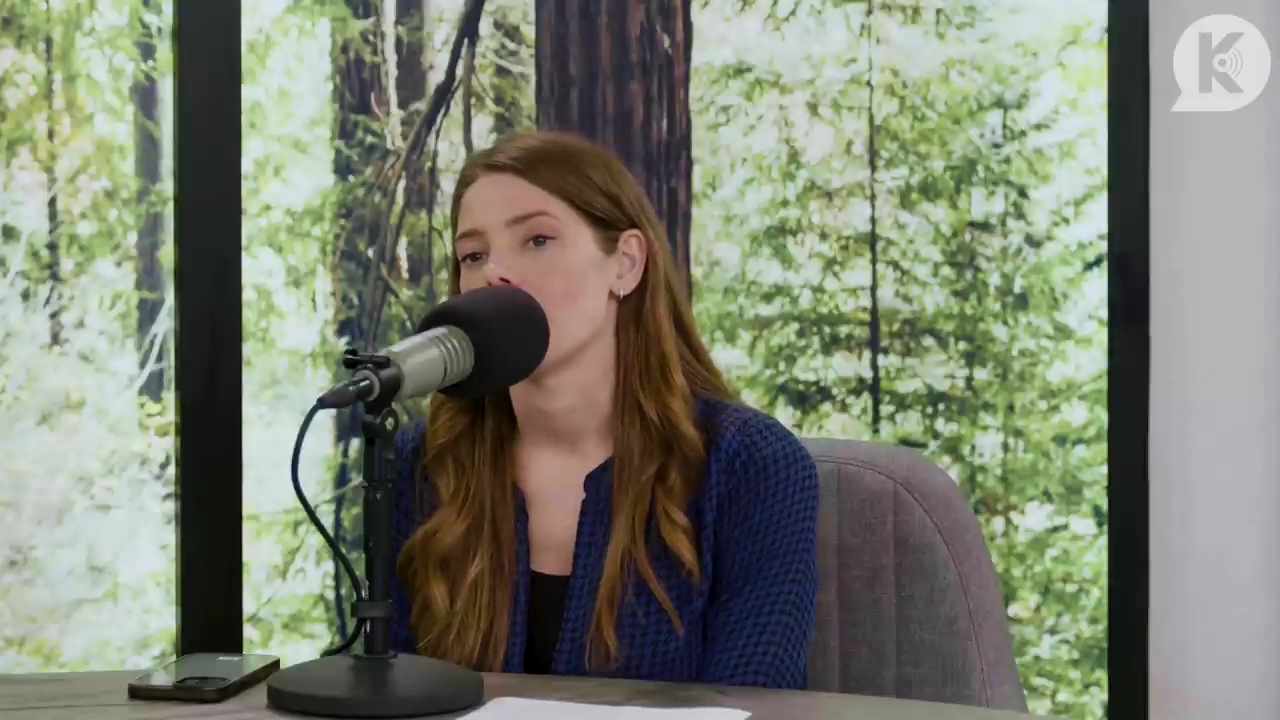 Ashley-Greene-dot-nl_TheTwilightEffectPostcast-Aflevering9NewMoonRewatchPart3of3-1572.jpg Ashley-Greene-dot-nl_TheTwilightEffectPostcast-Aflevering9NewMoonRewatchPart3of3-1572.jpg