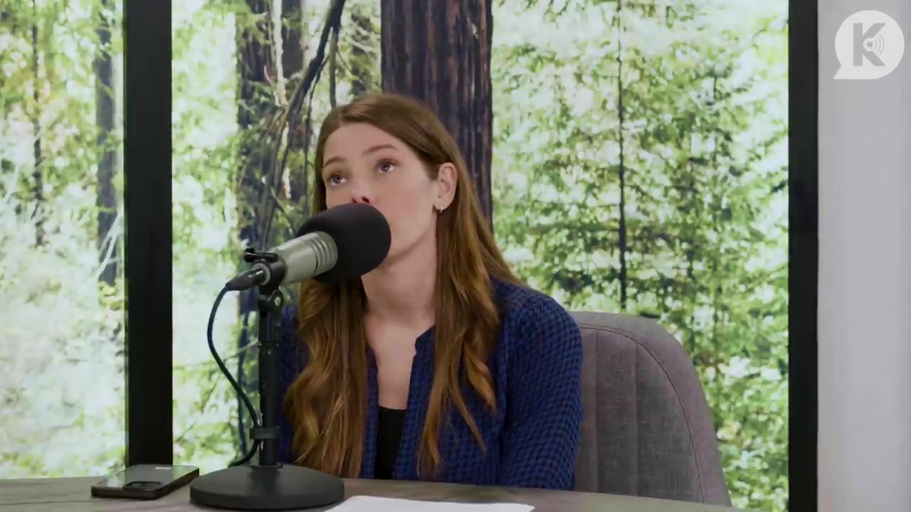 Ashley-Greene-dot-nl_TheTwilightEffectPostcast-Aflevering9NewMoonRewatchPart3of3-1574.jpg Ashley-Greene-dot-nl_TheTwilightEffectPostcast-Aflevering9NewMoonRewatchPart3of3-1574.jpg