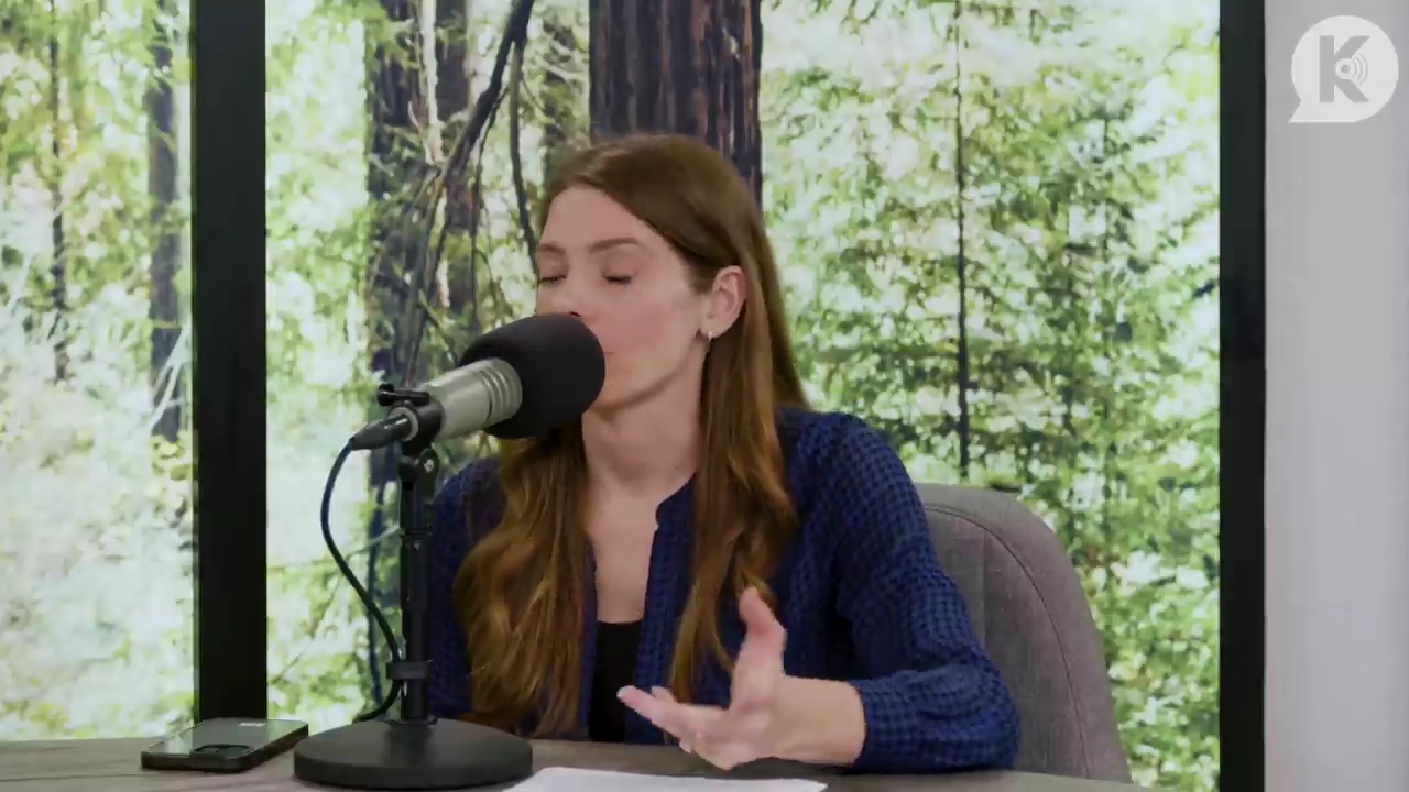 Ashley-Greene-dot-nl_TheTwilightEffectPostcast-Aflevering9NewMoonRewatchPart3of3-1578.jpg Ashley-Greene-dot-nl_TheTwilightEffectPostcast-Aflevering9NewMoonRewatchPart3of3-1578.jpg