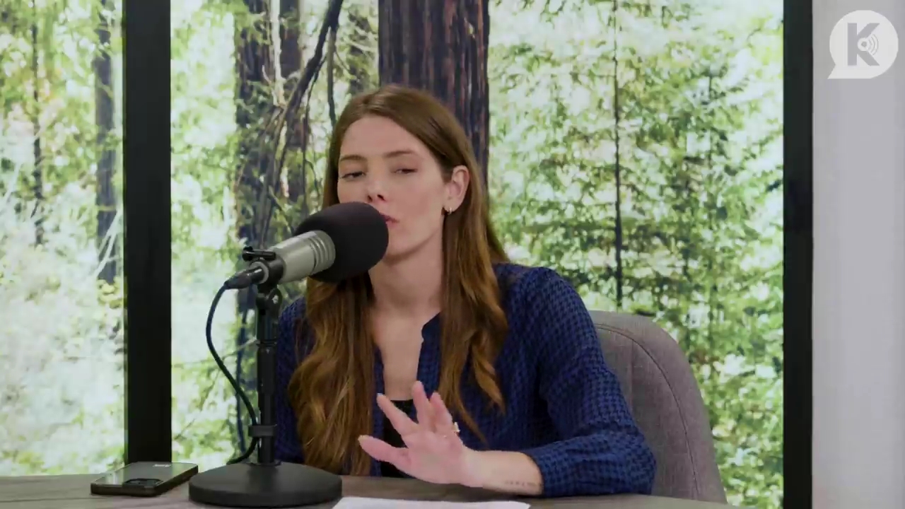 Ashley-Greene-dot-nl_TheTwilightEffectPostcast-Aflevering9NewMoonRewatchPart3of3-1582.jpg Ashley-Greene-dot-nl_TheTwilightEffectPostcast-Aflevering9NewMoonRewatchPart3of3-1582.jpg