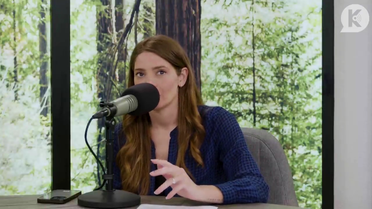 Ashley-Greene-dot-nl_TheTwilightEffectPostcast-Aflevering9NewMoonRewatchPart3of3-1587.jpg Ashley-Greene-dot-nl_TheTwilightEffectPostcast-Aflevering9NewMoonRewatchPart3of3-1587.jpg