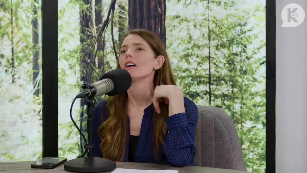 Ashley-Greene-dot-nl_TheTwilightEffectPostcast-Aflevering9NewMoonRewatchPart3of3-1616.jpg Ashley-Greene-dot-nl_TheTwilightEffectPostcast-Aflevering9NewMoonRewatchPart3of3-1616.jpg