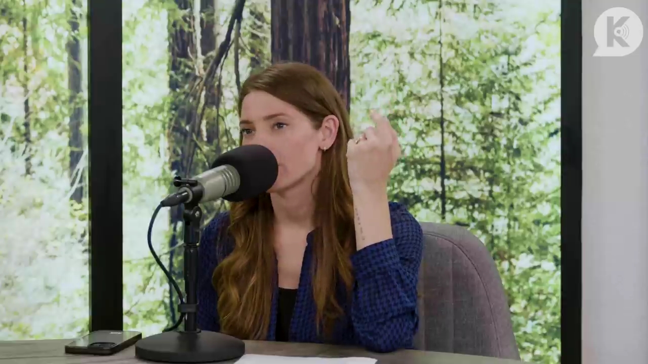 Ashley-Greene-dot-nl_TheTwilightEffectPostcast-Aflevering9NewMoonRewatchPart3of3-1626.jpg Ashley-Greene-dot-nl_TheTwilightEffectPostcast-Aflevering9NewMoonRewatchPart3of3-1626.jpg