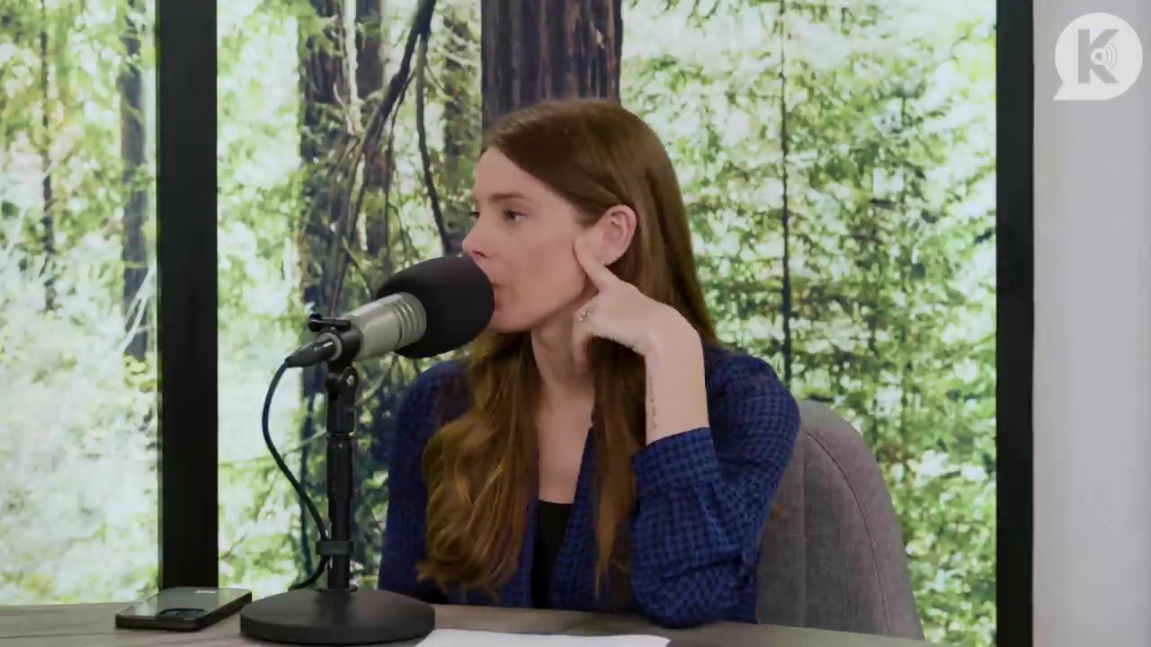 Ashley-Greene-dot-nl_TheTwilightEffectPostcast-Aflevering9NewMoonRewatchPart3of3-1627.jpg Ashley-Greene-dot-nl_TheTwilightEffectPostcast-Aflevering9NewMoonRewatchPart3of3-1627.jpg