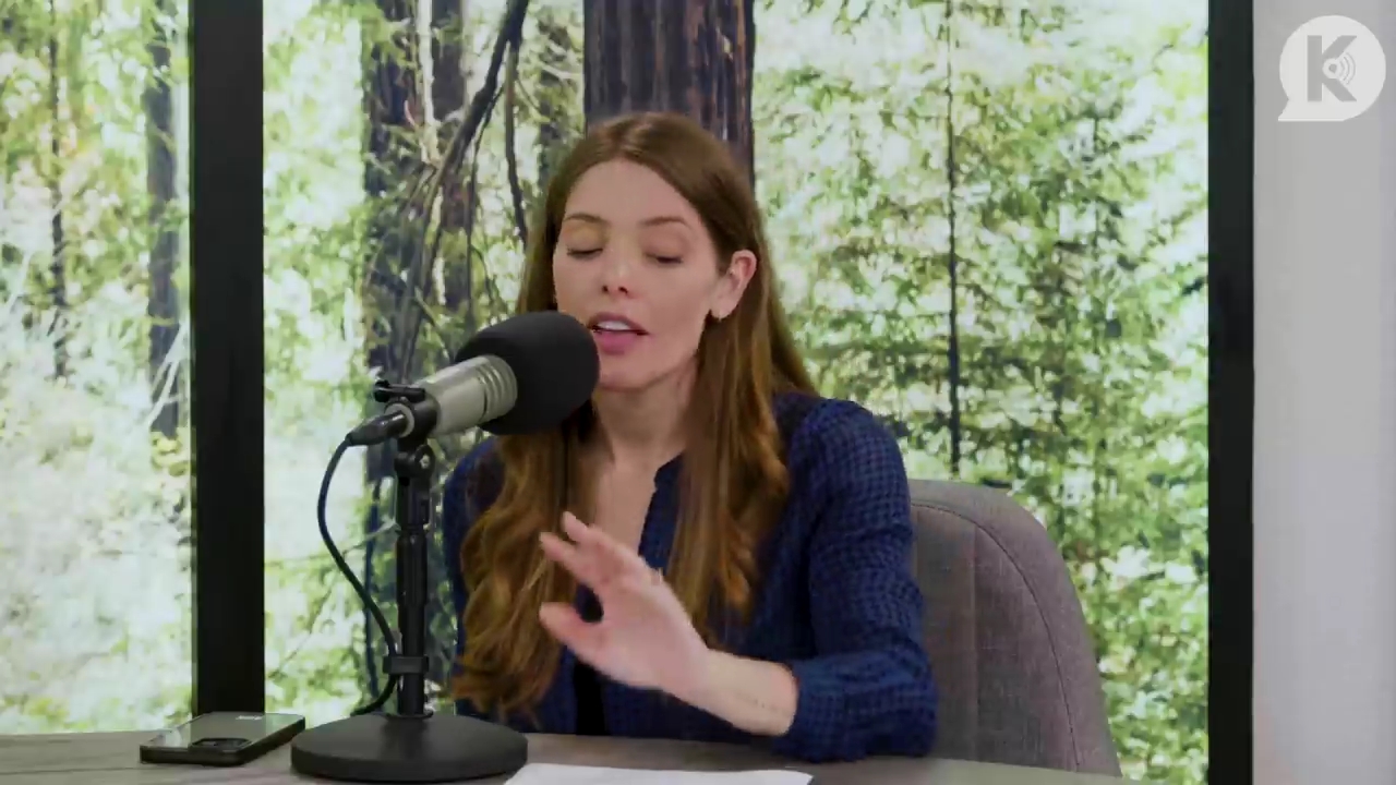 Ashley-Greene-dot-nl_TheTwilightEffectPostcast-Aflevering9NewMoonRewatchPart3of3-1633.jpg Ashley-Greene-dot-nl_TheTwilightEffectPostcast-Aflevering9NewMoonRewatchPart3of3-1633.jpg