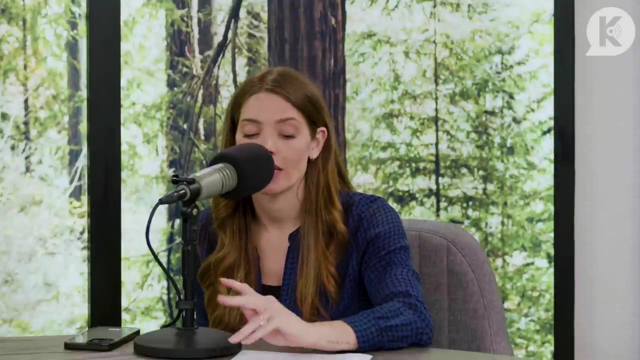 Ashley-Greene-dot-nl_TheTwilightEffectPostcast-Aflevering9NewMoonRewatchPart3of3-1634.jpg Ashley-Greene-dot-nl_TheTwilightEffectPostcast-Aflevering9NewMoonRewatchPart3of3-1634.jpg