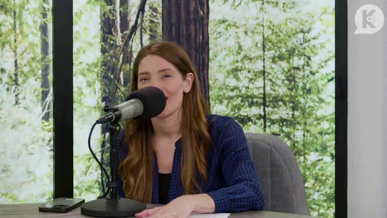 Ashley-Greene-dot-nl_TheTwilightEffectPostcast-Aflevering9NewMoonRewatchPart3of3-1657.jpg Ashley-Greene-dot-nl_TheTwilightEffectPostcast-Aflevering9NewMoonRewatchPart3of3-1657.jpg