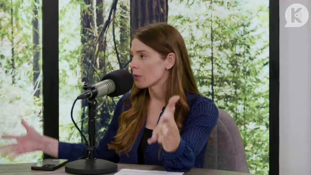 Ashley-Greene-dot-nl_TheTwilightEffectPostcast-Aflevering9NewMoonRewatchPart3of3-1665.jpg Ashley-Greene-dot-nl_TheTwilightEffectPostcast-Aflevering9NewMoonRewatchPart3of3-1665.jpg