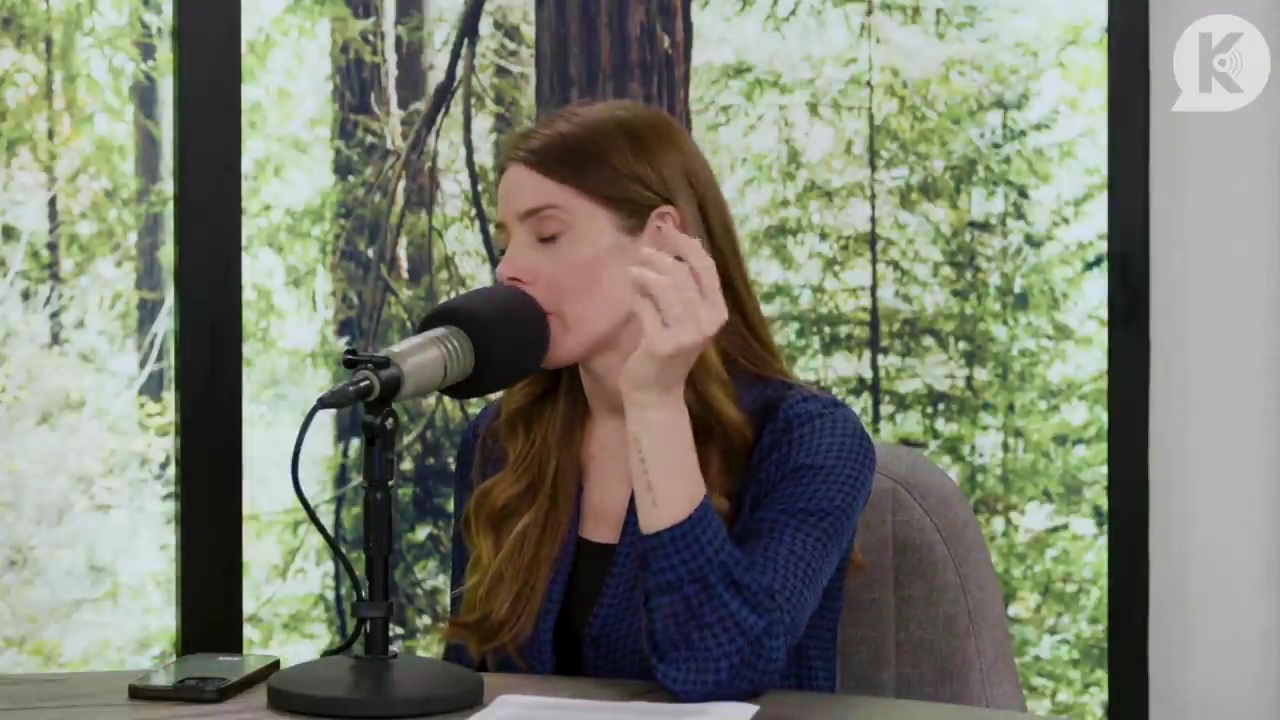 Ashley-Greene-dot-nl_TheTwilightEffectPostcast-Aflevering9NewMoonRewatchPart3of3-1673.jpg Ashley-Greene-dot-nl_TheTwilightEffectPostcast-Aflevering9NewMoonRewatchPart3of3-1673.jpg