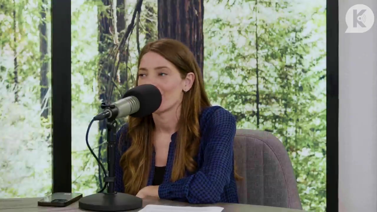 Ashley-Greene-dot-nl_TheTwilightEffectPostcast-Aflevering9NewMoonRewatchPart3of3-1681.jpg Ashley-Greene-dot-nl_TheTwilightEffectPostcast-Aflevering9NewMoonRewatchPart3of3-1681.jpg