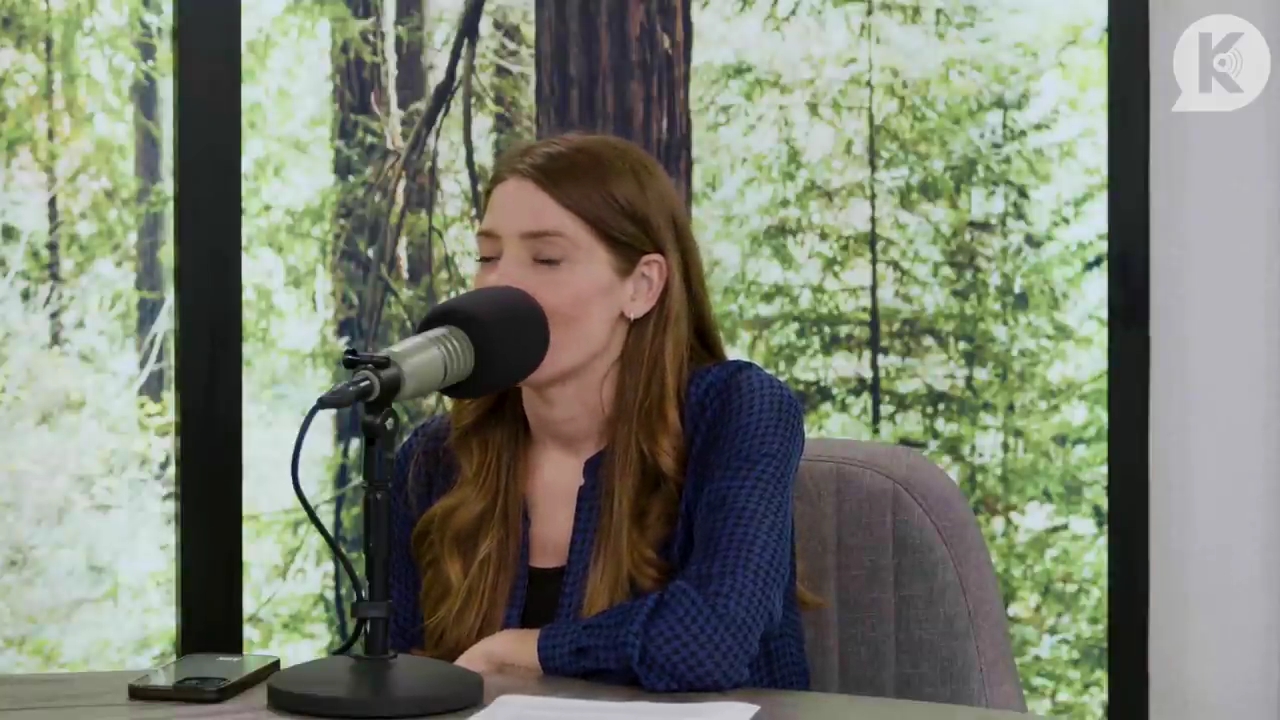 Ashley-Greene-dot-nl_TheTwilightEffectPostcast-Aflevering9NewMoonRewatchPart3of3-1683.jpg Ashley-Greene-dot-nl_TheTwilightEffectPostcast-Aflevering9NewMoonRewatchPart3of3-1683.jpg