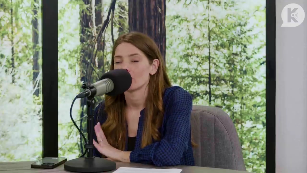 Ashley-Greene-dot-nl_TheTwilightEffectPostcast-Aflevering9NewMoonRewatchPart3of3-1688.jpg Ashley-Greene-dot-nl_TheTwilightEffectPostcast-Aflevering9NewMoonRewatchPart3of3-1688.jpg