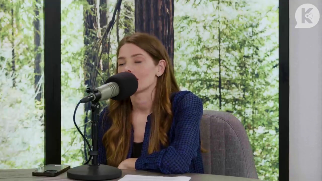 Ashley-Greene-dot-nl_TheTwilightEffectPostcast-Aflevering9NewMoonRewatchPart3of3-1693.jpg Ashley-Greene-dot-nl_TheTwilightEffectPostcast-Aflevering9NewMoonRewatchPart3of3-1693.jpg