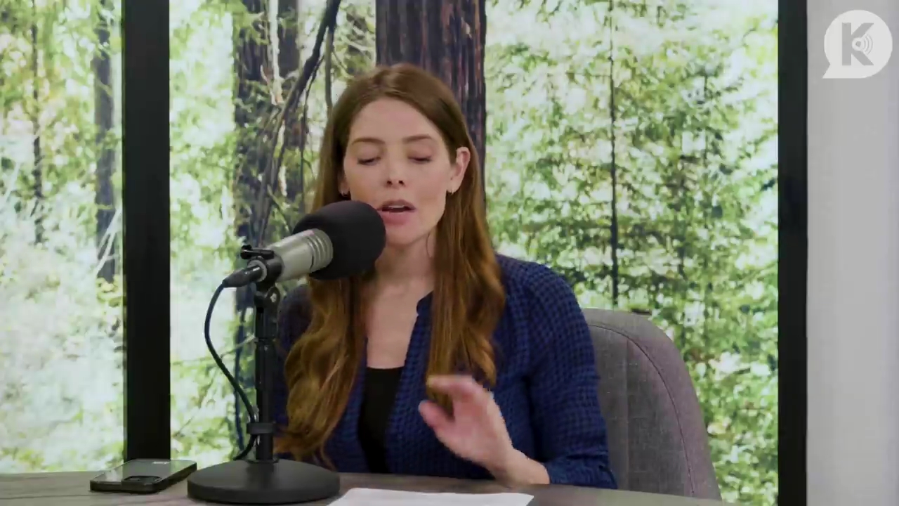 Ashley-Greene-dot-nl_TheTwilightEffectPostcast-Aflevering9NewMoonRewatchPart3of3-1698.jpg Ashley-Greene-dot-nl_TheTwilightEffectPostcast-Aflevering9NewMoonRewatchPart3of3-1698.jpg