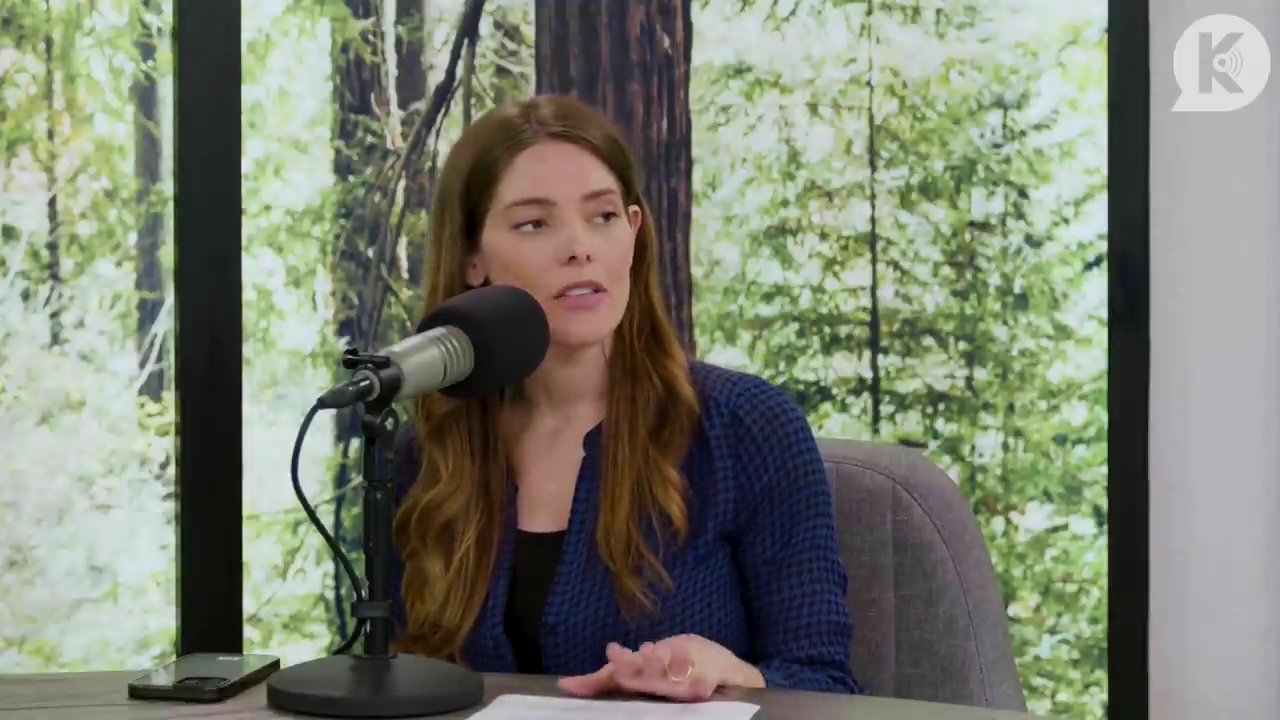 Ashley-Greene-dot-nl_TheTwilightEffectPostcast-Aflevering9NewMoonRewatchPart3of3-1699.jpg Ashley-Greene-dot-nl_TheTwilightEffectPostcast-Aflevering9NewMoonRewatchPart3of3-1699.jpg