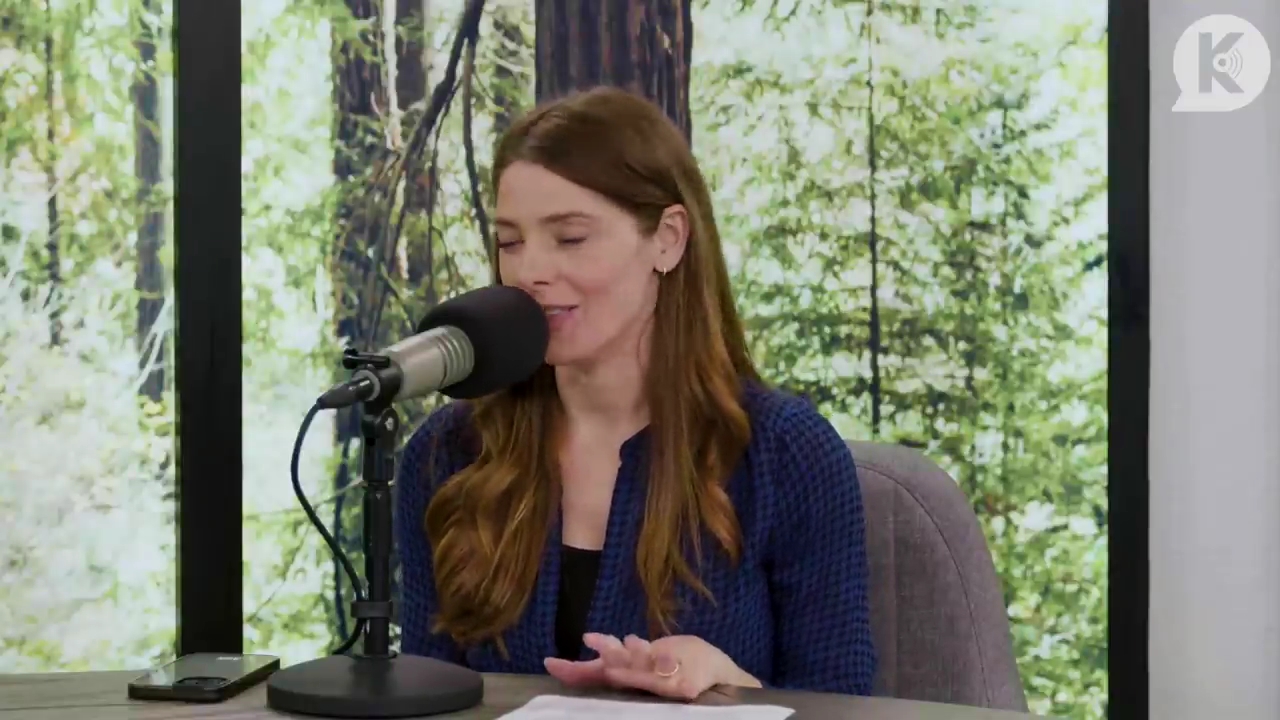 Ashley-Greene-dot-nl_TheTwilightEffectPostcast-Aflevering9NewMoonRewatchPart3of3-1713.jpg Ashley-Greene-dot-nl_TheTwilightEffectPostcast-Aflevering9NewMoonRewatchPart3of3-1713.jpg