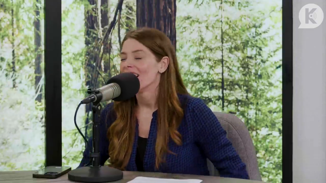 Ashley-Greene-dot-nl_TheTwilightEffectPostcast-Aflevering9NewMoonRewatchPart3of3-1718.jpg Ashley-Greene-dot-nl_TheTwilightEffectPostcast-Aflevering9NewMoonRewatchPart3of3-1718.jpg