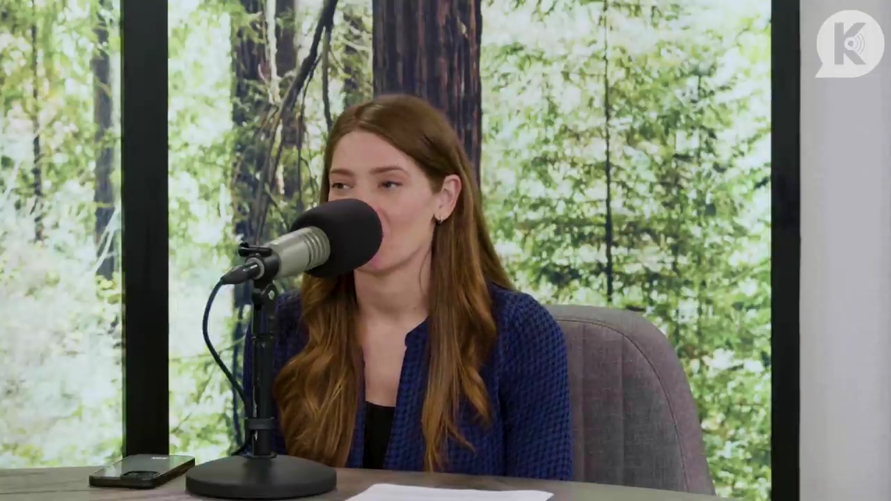 Ashley-Greene-dot-nl_TheTwilightEffectPostcast-Aflevering9NewMoonRewatchPart3of3-1723.jpg Ashley-Greene-dot-nl_TheTwilightEffectPostcast-Aflevering9NewMoonRewatchPart3of3-1723.jpg