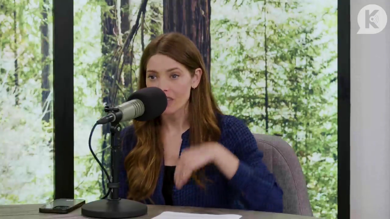 Ashley-Greene-dot-nl_TheTwilightEffectPostcast-Aflevering9NewMoonRewatchPart3of3-1725.jpg Ashley-Greene-dot-nl_TheTwilightEffectPostcast-Aflevering9NewMoonRewatchPart3of3-1725.jpg