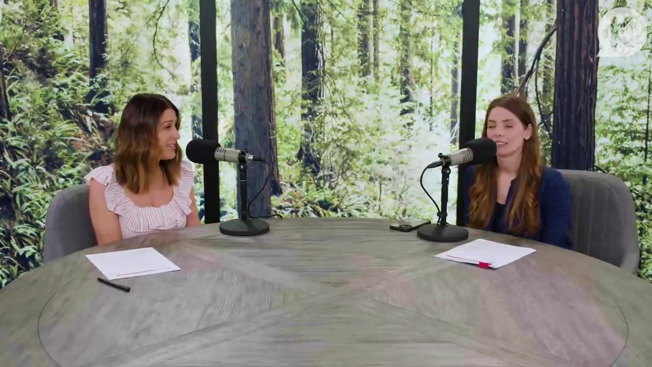 Ashley-Greene-dot-nl_TheTwilightEffectPostcast-Aflevering9NewMoonRewatchPart3of3-1776.jpg Ashley-Greene-dot-nl_TheTwilightEffectPostcast-Aflevering9NewMoonRewatchPart3of3-1776.jpg