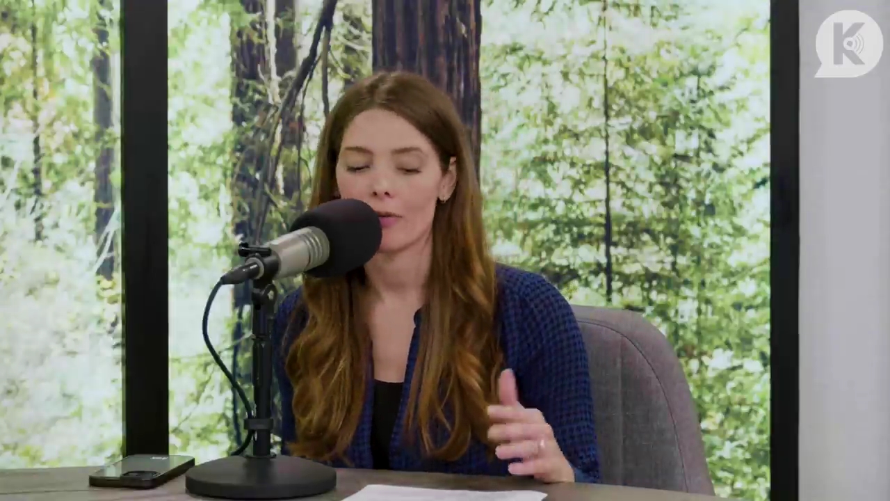 Ashley-Greene-dot-nl_TheTwilightEffectPostcast-Aflevering9NewMoonRewatchPart3of3-1795.jpg Ashley-Greene-dot-nl_TheTwilightEffectPostcast-Aflevering9NewMoonRewatchPart3of3-1795.jpg