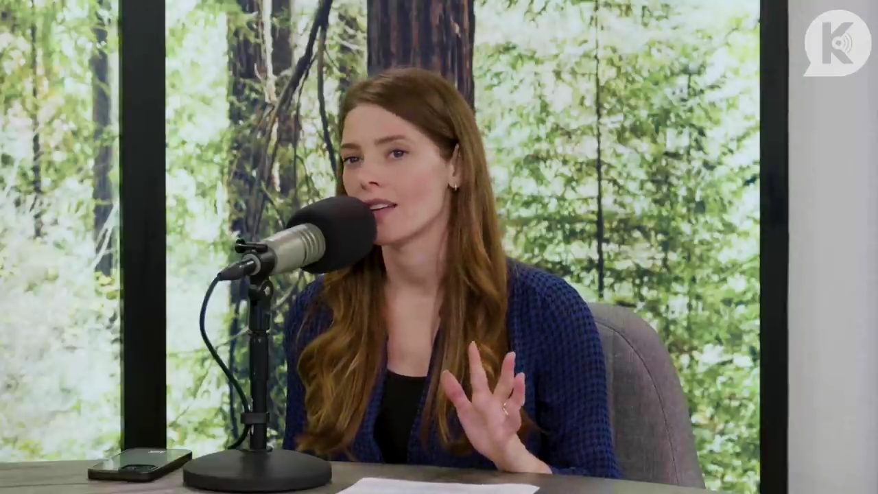 Ashley-Greene-dot-nl_TheTwilightEffectPostcast-Aflevering9NewMoonRewatchPart3of3-1813.jpg Ashley-Greene-dot-nl_TheTwilightEffectPostcast-Aflevering9NewMoonRewatchPart3of3-1813.jpg