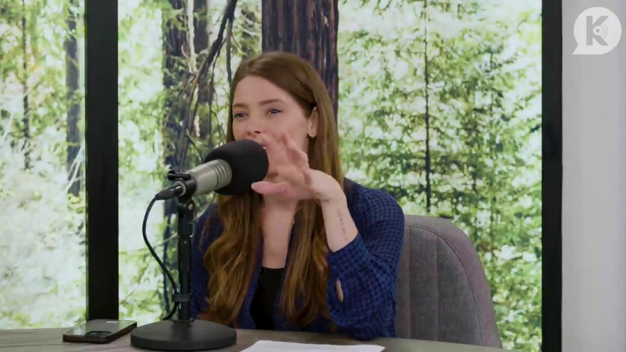 Ashley-Greene-dot-nl_TheTwilightEffectPostcast-Aflevering9NewMoonRewatchPart3of3-1819.jpg Ashley-Greene-dot-nl_TheTwilightEffectPostcast-Aflevering9NewMoonRewatchPart3of3-1819.jpg